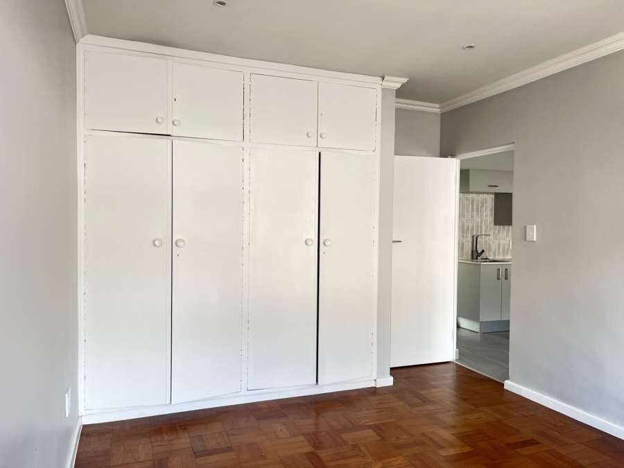 2 Bedroom Property for Sale in Sea Point Western Cape